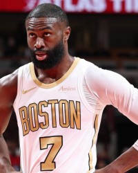 leyu分部-赫尔特0.2秒三分准绝杀！公牛8人上双险胜绿军 布朗33+8+5